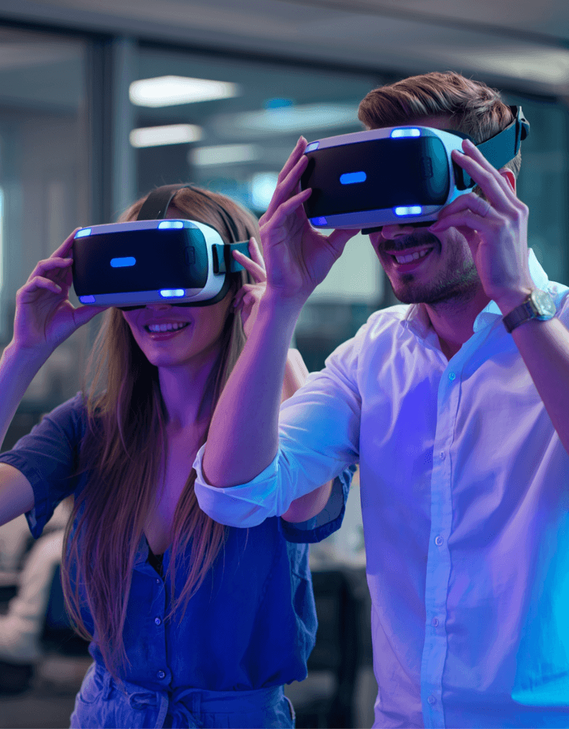 Deux personnes utilisant des casques de Réalité Virtuelle dans un environnement professionnel